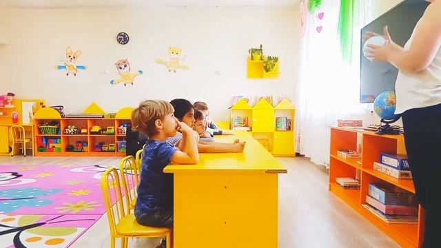 Молодёжная (старшая группа) смотреть онлайн