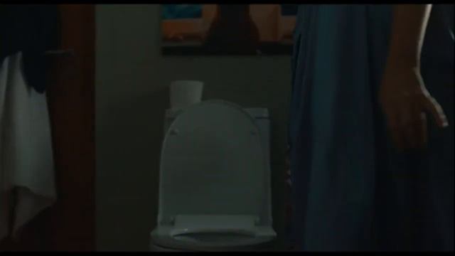 Влюбленные девушки какают цветами