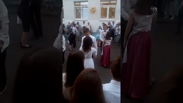 ВАЛЬС. Последний звонок. смотреть онлайн