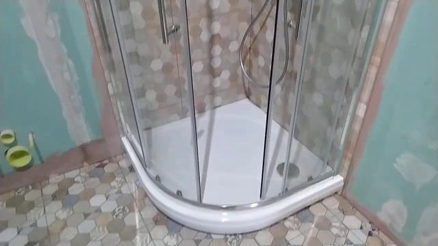 Душевой уголок в щитовом помещении на втором этаже частного дома смотреть онлайн