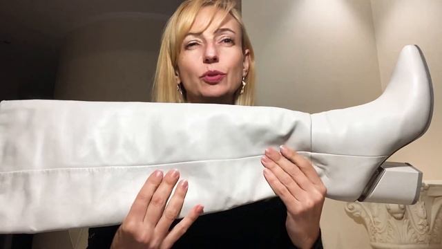 ASMR ROLE PLAY Магазин обуви.Манерный продавец» смотреть онлайн