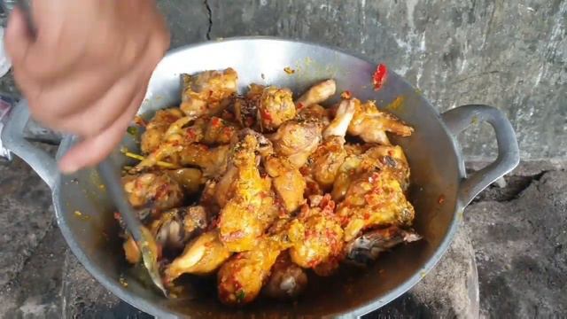 MASAK SEDERHANA DI DESA || MASAK BANYAK UNTUK DIBAGIKAN || Renny wong ndeso смотреть онлайн