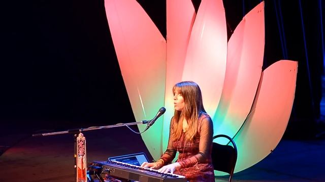 Deva Premal - Om shree rama mantra смотреть онлайн