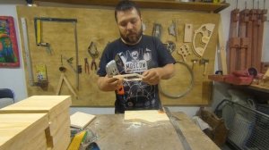 Тарелка из дерева ручным фрезером (1часть)