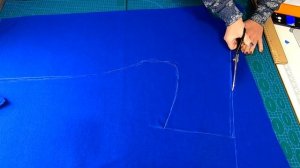 Платье с французским кружевом и цельнокроеным рукавом. Раскрой сразу на ткани.mp4