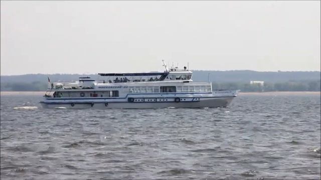 Теплоход Московский 20 в районе Ульяновска 28 06 2013г в полдень смотреть онлайн