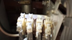 Электровоз 3ЭС5К, правильное  расположение тормозных переключателей QT1 и реверсивных QP1.