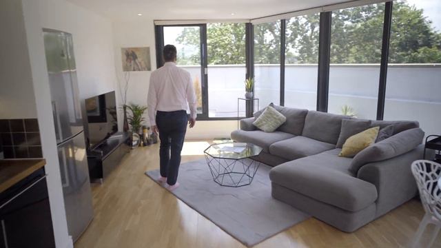 London Penthouse Property Tour (Stockwell SW8) смотреть онлайн