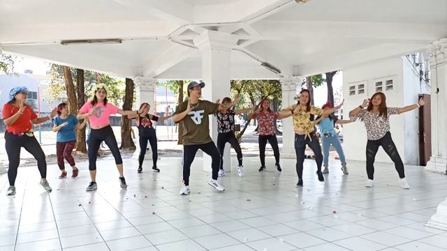 FLOWERS | MILEY CYRUS | DJ JURLAN REMIX | ZUMBA | DANCE FITNESS | RF Dance Fitness смотреть онлайн