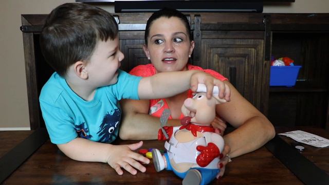 Caleb & Mommy Play POP THE PIG Family Fun Game For Kids! смотреть онлайн