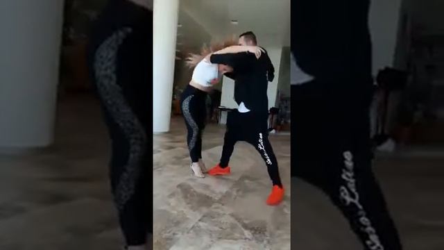 PAOLO Y TONIA BACHATA SENSUAL смотреть онлайн