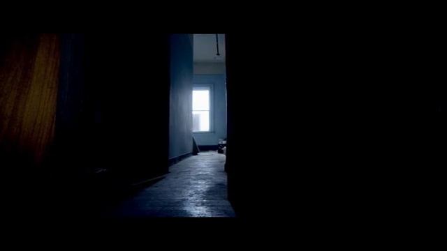 Дверь в темном коридоре смотреть онлайн