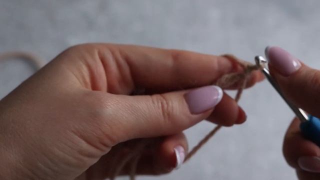 Основы вязания крючком, часть 1 | Воздушная петля, столбик без накида, волшебное кольцо смотреть онлайн