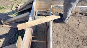 Ленточный фундамент пристройки, заливка бетоном