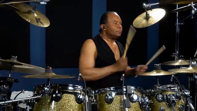 Michael Jacksons Drummer Jonathan Moffett Performs Smooth Criminal смотреть онлайн