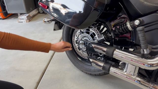 Installed The Best Looking Hard Saddlebag On My Indian Scout Sixty! смотреть онлайн