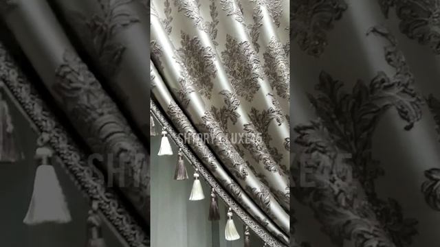 Комплект штор с декором в виде Итальянской шторы из портьерного жаккарда с классическим вензелем смотреть онлайн