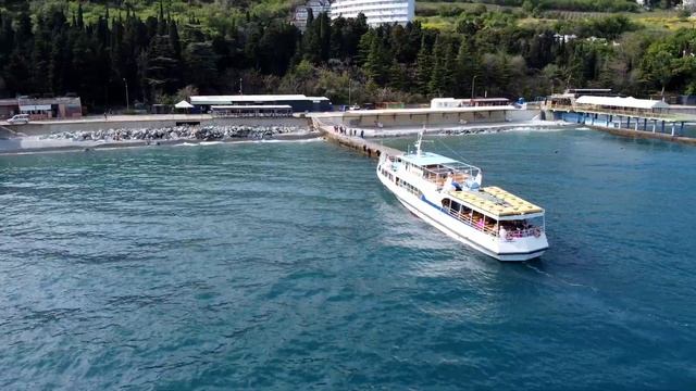 Набережная Партенита. Крым (Partenit Embankment. Crimea) смотреть онлайн