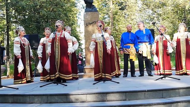 Фольклорный ансамбль в сквере им. Пушкина г. Дзержинский 16.09.2020 - Ах, Самара-городок смотреть онлайн