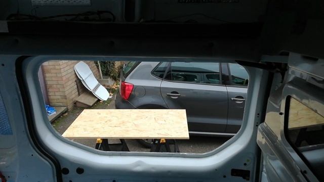 EP.5 - So how do you fit VanPimps windows yourself? - cutting more holes in our van смотреть онлайн