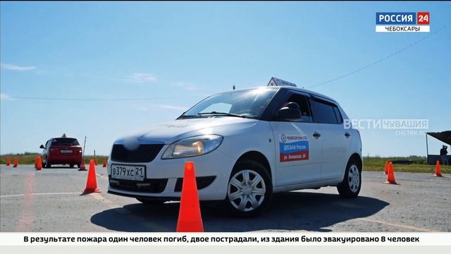 В Чебоксарах открыли технопамятник автомобилю ЗИЛ-157 смотреть онлайн