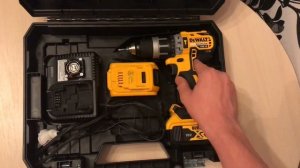 Ударная дрель - шуруповёрт DeWalt DCD796