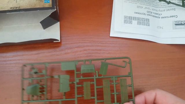 Обзор на модель советского грузового автомобиля УРАЛ-4320 от фирмы Звезда в масштабе 1/100 смотреть онлайн
