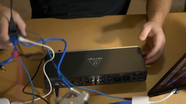 Behringer UMC404HD iPad Review Setup and Quick Mic Test смотреть онлайн