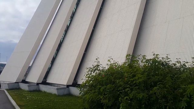 20180802 Боковые окна в стене Арктического собора смотреть онлайн
