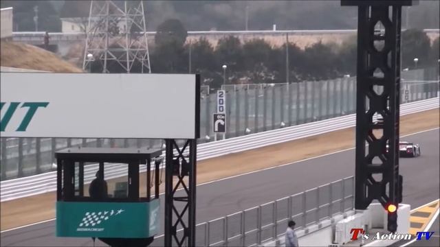 Mazda 767B, Nissan Silvia Turbo C and Nissan R90CK at Suzuka Circuit смотреть онлайн