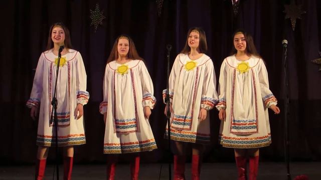 Ансамбль «Оберег» - «Разбросала косы русые береза» смотреть онлайн