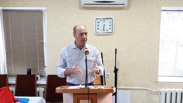 Как мы должны входить во святилище Божие? - Сергей Верхулевский | Проповедь смотреть онлайн