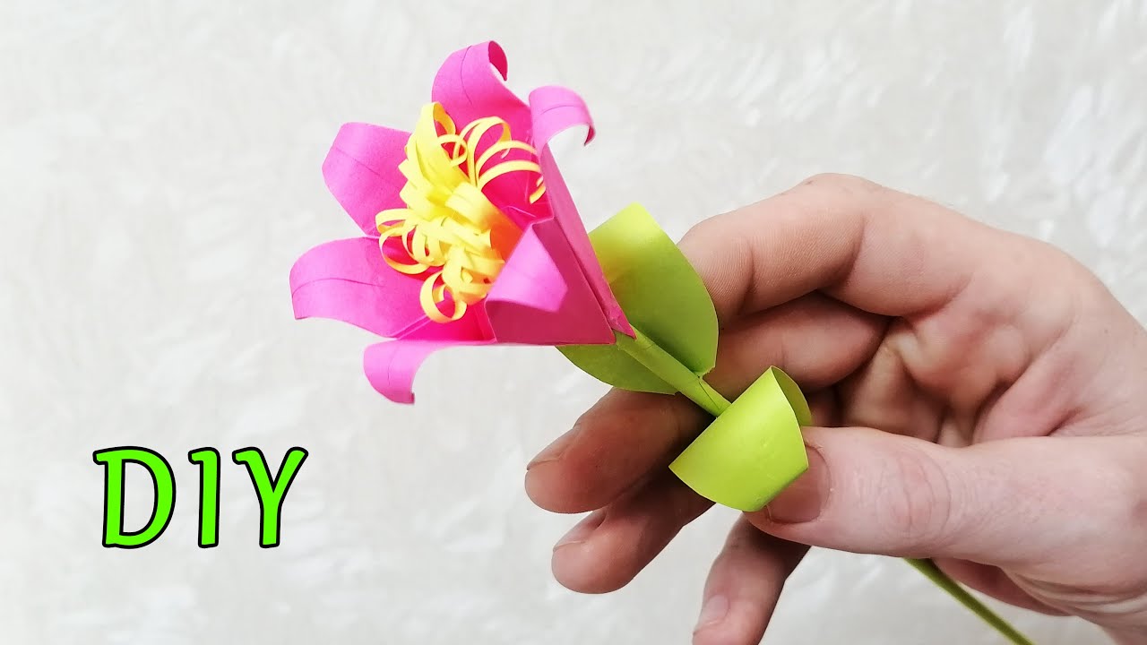 Как сделать Цветы из бумаги своими руками Бумажные цветы Лилии в Подарок или для дома Мастер класс смотреть онлайн