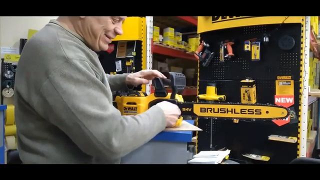 Ланцюгові пили DeWALT DCM575 Vs DCMCS574