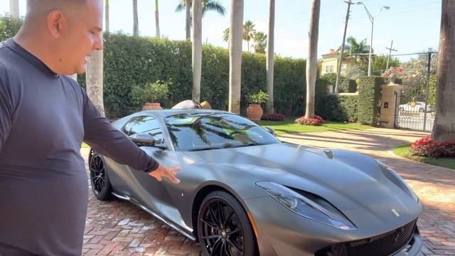 Lavando un Ferrari смотреть онлайн