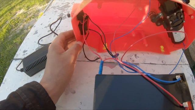 УБИРАЕМ РЕГУЛЯТОР ОБОРОТОВ в электрическом опрыскивателе смотреть онлайн