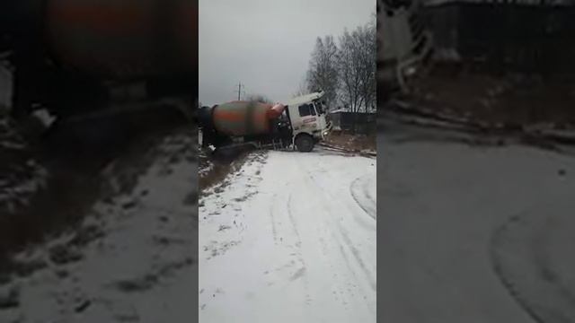 ДОСТАЕМ МИКСЕР УРАЛ ЛЕСОВОЗ смотреть онлайн