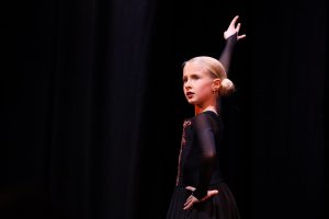 Кало. Испанский. танец соло..mp4