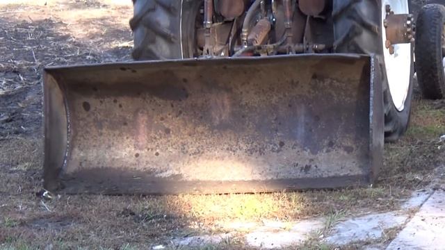 Ковш на самодельный трактор ,испытание на мелком щебне. смотреть онлайн