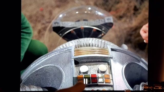 Lost In Space Mistakes And Oddities Season 3 смотреть онлайн