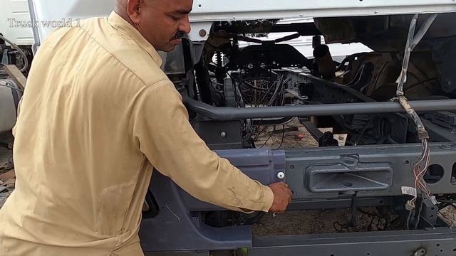 Mercedes Benz Restoration complete video || Мерседес Бенц Реставрация полное видео ||Truck World|| смотреть онлайн