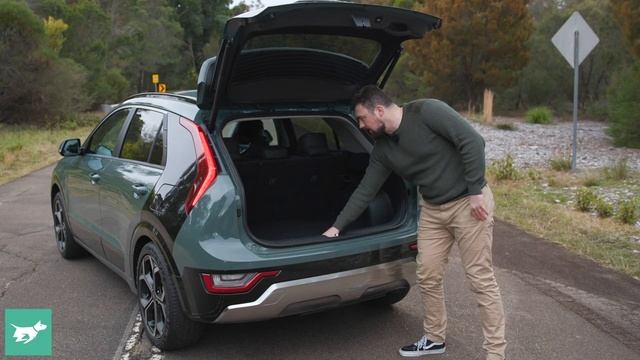 The RAV4 Hybrid Rival That's Actually In Stock (Kia Niro Hybrid 2023 review) смотреть онлайн