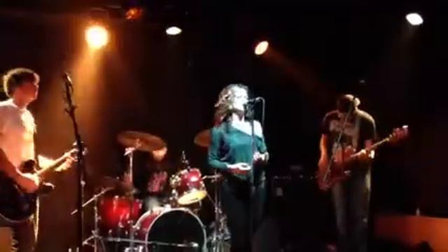 Weekend Riot Club смотреть онлайн