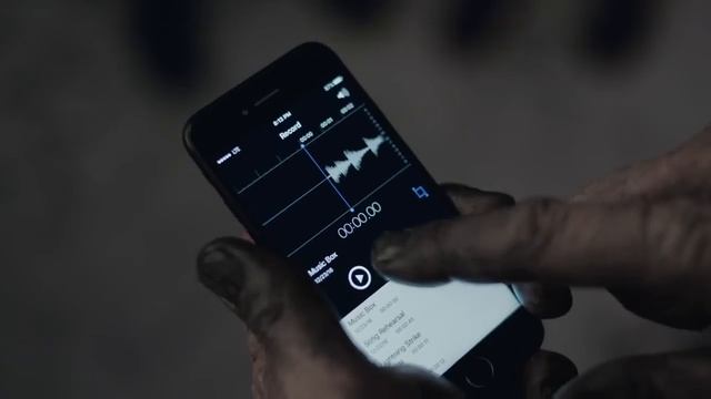 Новогодняя реклама Apple — Франкенштейн смотреть онлайн