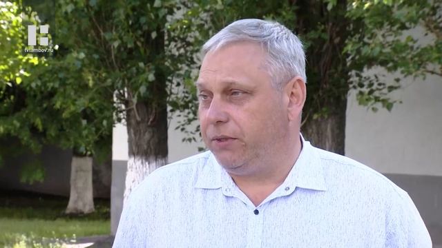 Крысы, тараканы и толпы бродячих собак:около многоэтажки в Тамбове скапливается огромная куча мусор смотреть онлайн
