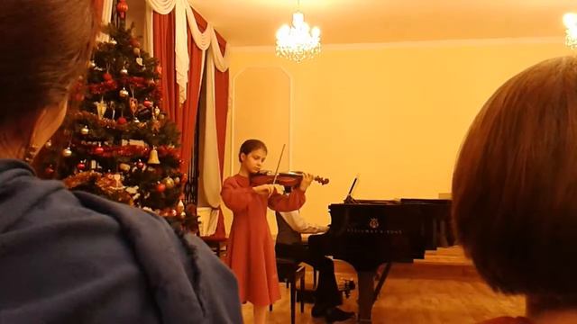 Моя подруга играет на скрипке. смотреть онлайн