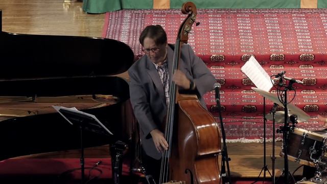 Close Your Eyes, Hiroshi Yamazaki Trio смотреть онлайн