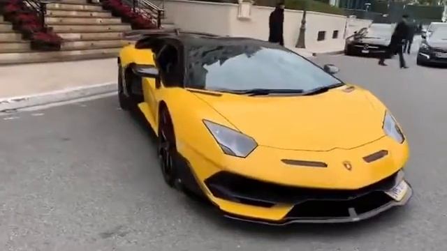 LAMBORGHINI Aventador SVJ Roadster, a new icon generating emotions. смотреть онлайн
