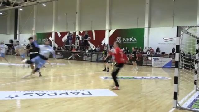 Aleksza Tamas saves смотреть онлайн