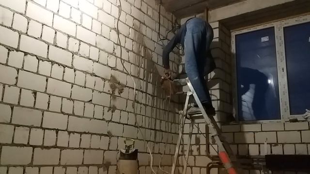 Резка трассы без пыли под кондиционер смотреть онлайн